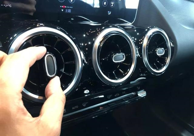 2020款奔驰B200时尚型测评：内饰豪华，实用性强悍