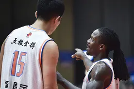 在广东枯坐6年板凳，转战四川迎来巅峰，李原宇还有哪些不足？图片