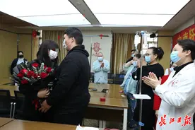《瘦身男女》有了现实版：减重百斤后，小伙向姑娘求婚了图片