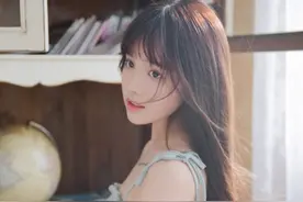 长发小清新美女，简约别致图片