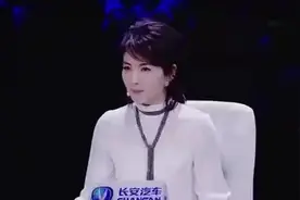 小品《欢乐中国人》洋媳妇见公婆，一句“必须的”笑喷全场图片