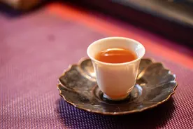 爱喝茶的人常有的四条“怪癖”图片