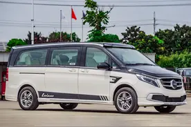 罗伦士版“威霆”来临，自带游艇级实木地板，舒适性不输埃尔法图片