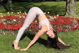 女人美不美，还是得看腿，7个塑形美腿体式，是时候练起来了图片