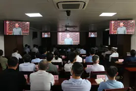 河南省工业和信息化厅认真组织收听收看庆祝中国共产党成立100周年大会图片