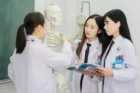 医学院“四大天王”大洗牌，榜首之位稳如泰山，其余三所均有变化图片