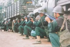 1992年，演习突然改实战！三千武警强攻云南平远街，展开激烈枪战图片