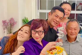 神仙友情！郑秀文、杜琪峰为50岁古天乐庆生，难敌岁月显苍老图片