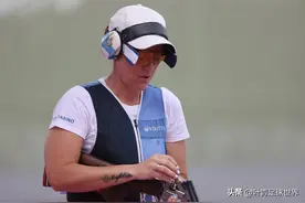 奥运百年神迹：3.4万人口小国夺奖牌！登上领奖台，她笑开了花图片