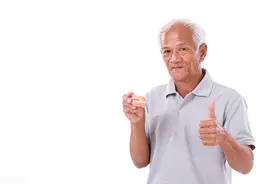 权威专家：建议戴假牙的人群必须掌握这3点！可以延长假牙寿命图片