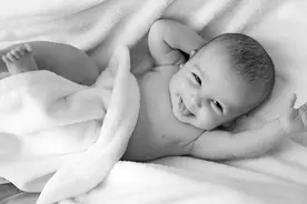 奶香奶香的宝宝突然口臭了？母不嫌儿臭可不行，这些情况你要知道图片