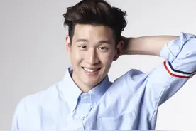 他被称作未来乐坛的领军人物，都听过周兴哲的歌，为何很难被记得图片