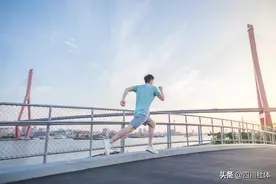 没有拉伸和热身的跑步，就是在“玩命”！图片