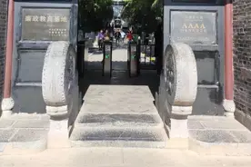 包公祠:铁面无私包青天图片