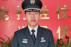 广东省河源军分区：优化被装供应保障方式，精准发放社招文职服装图片