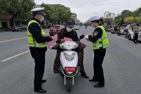 电动车也要考驾照？为什么要考？达到什么标准要考驾照，一看便知图片