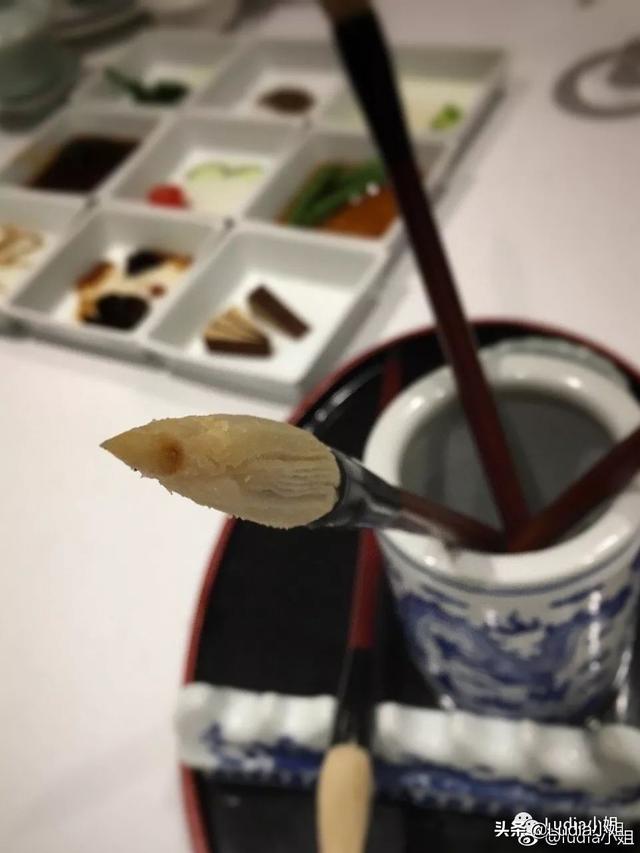 花胶乌鸡炖天山雪莲 花胶炖乌鸡的功效