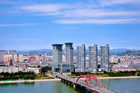 朝阳——龙城图片