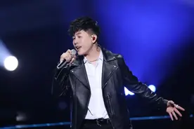 他是胡彦斌爸爸，不以儿子才华为傲，死于脑溢血把妻子托付给儿子图片