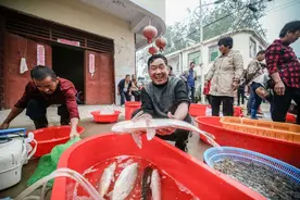 早赶茨河露水集图片