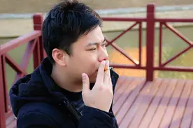 每天早起抽根烟的人，时间久了，身体会有什么样的改变？图片