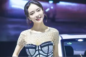 柳岩都得服，“性感女神”潘春春到底有多美？图片