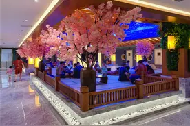 长春合隆新开家温泉酒店，海鲜自助啥都有，网红大厅还有热舞演绎图片
