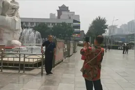 五一广场变“网红”！老太原组团打卡，留住70年的记忆图片
