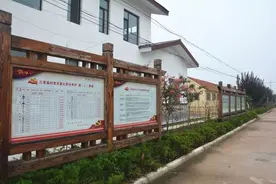 村干部工资有多少？有人嫌弃有人争，村干部晒出工资单，还争吗？图片