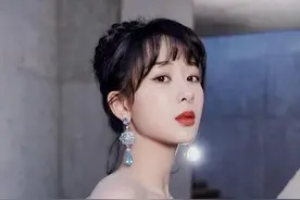 同穿露肩亮片礼服，当杨紫碰上杨颖，网友：少女与辣妈的区别图片