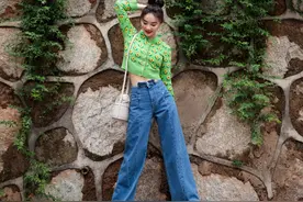 袁姗姗穿搭美照出炉！米妮发型出街玩转复古style图片