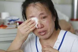 4岁孩子脚趾肿的厉害，妈妈不放心带去医院，医生：幸好来得早图片