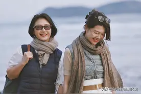 今秋火了一种裤子，叫“醋酸裤”，舒适显瘦，五六十岁女人穿好美图片