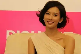 林志玲婚后6个月首次露面，脸型变化巨大疑似整容，莫名撞脸张萌图片