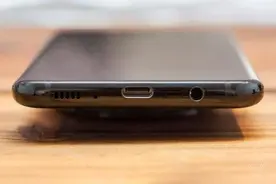 原来手机上这些孔用处这么大，别损坏了还浑然不知图片