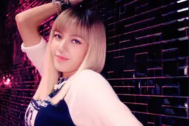 女团忙内出道时期模样，15岁郑秀晶稚嫩，19岁华莎出道就很酷图片