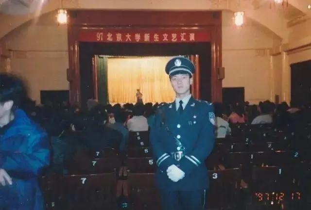 27年，他从“北大保安”变成校长，这是我听过最励志的故事