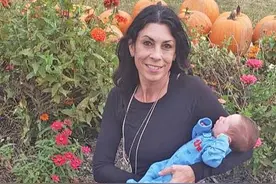 美国50岁女子的择偶年龄为19岁，她和22岁男子相恋将结婚图片