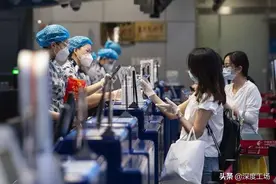 穷人要翻身就多生，孩子越多成材率越高：只生一个北大爸妈也没用图片