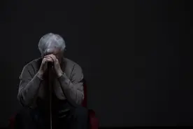 睡眠与痴呆的关系被发现！专家：老人这样睡更健康，你达标了吗？图片