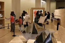 “一碗热气腾腾的艺术热干面！”湖北美术学院办学100周年展在京举行图片