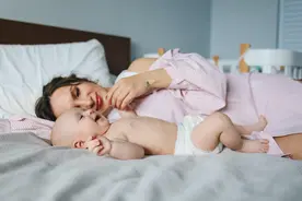 如何平稳度过生理性胀奶期？几个小窍门轻松缓解胀奶图片