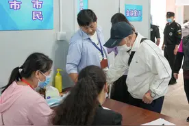 直击现场：虹口区334、339、361街坊房屋征收工作第二轮圆桌会议举行→图片