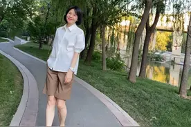 年过60的女性，今夏多穿“衬衫+小男孩裤”，时髦洋气穿上超好看图片