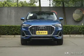 奥迪Q3轿跑正式上市，售28.73-36.18万元，采用掀背式设计图片