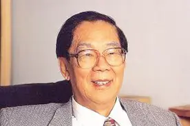 柏杨：造假文凭上大学，数次抛妻弃子，出狱后再娶小19岁的张香华图片
