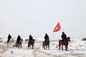 冰天雪地，海东青骑警队巡防训练忙图片
