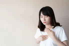 人为什么会打嗝图片