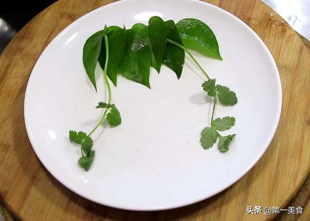 杏鲍菇切好的鱼鳞花刀