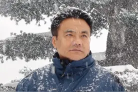 著名演员张秋歌：与央视主持人妻子恋爱在婚后图片